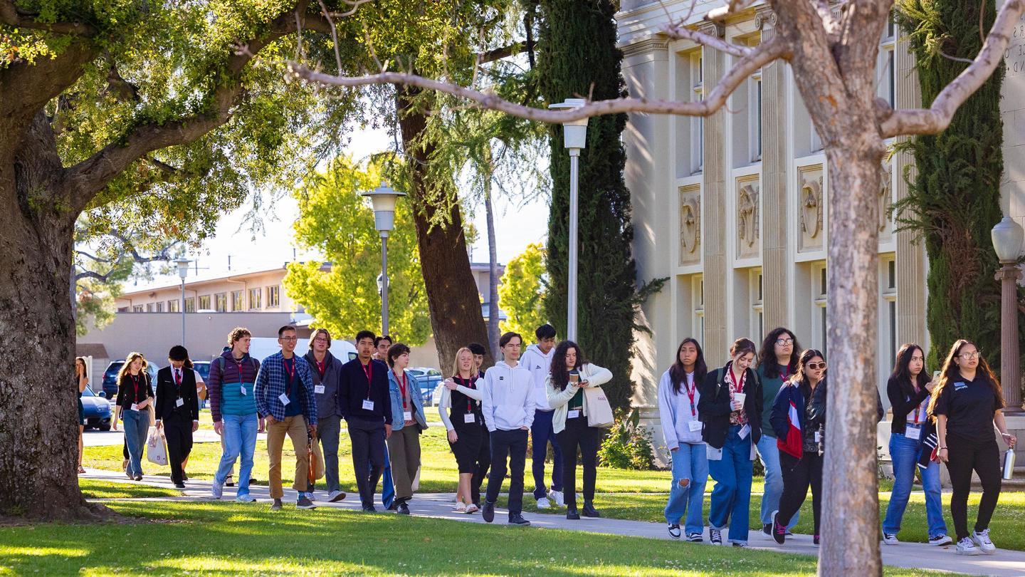 Media masthead - High school group on admissions tour